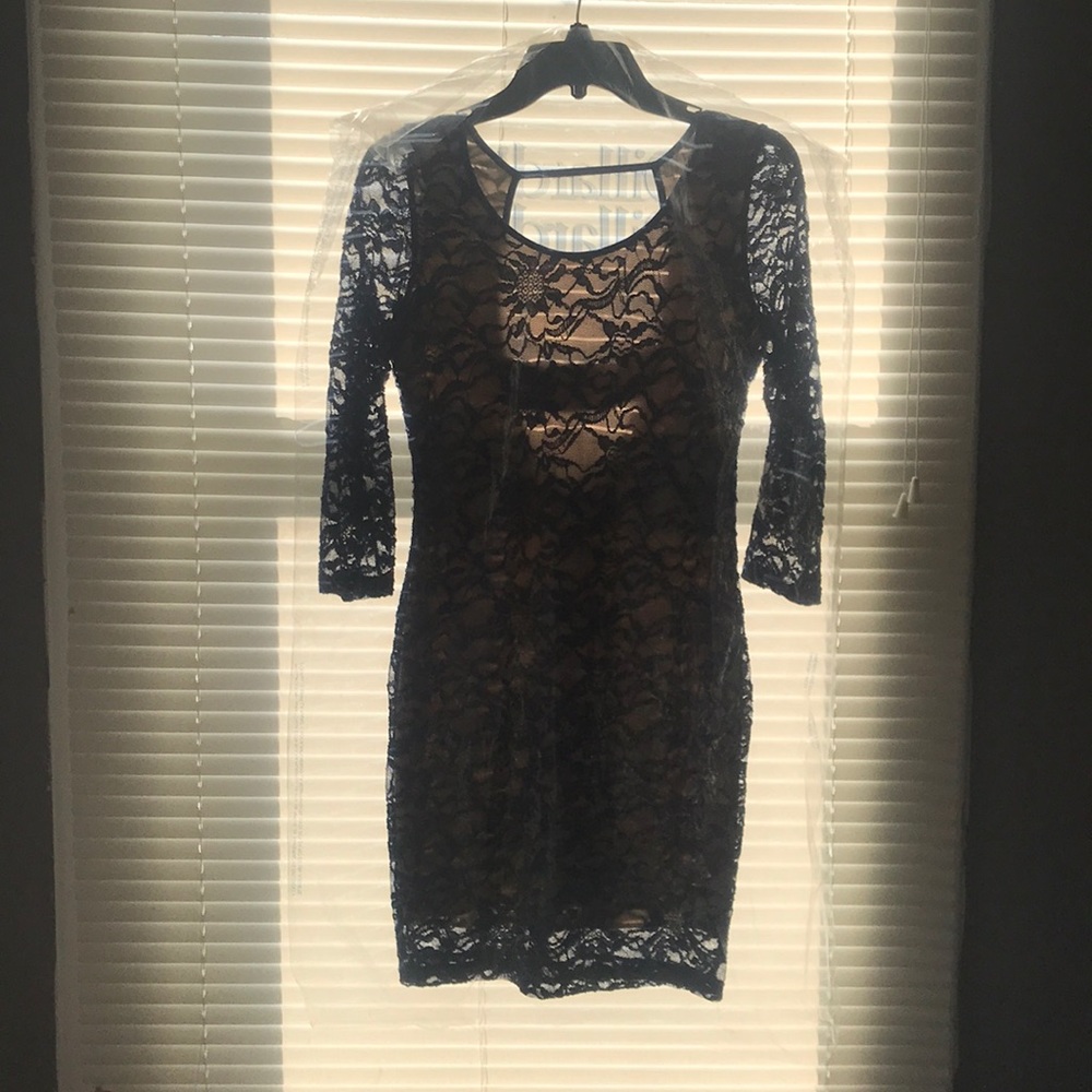 Blue lace long sleeve fitted dress